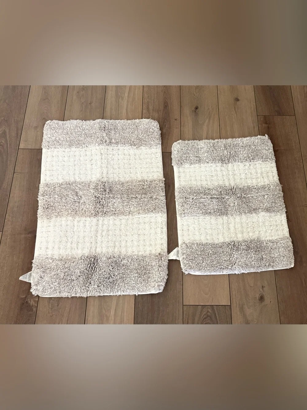 Bath rugs (2 piece set)